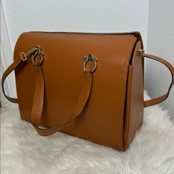 💯 Authentic Salvatore Ferragamo Boston Bag Leather🍀 - Picture 6 of 17